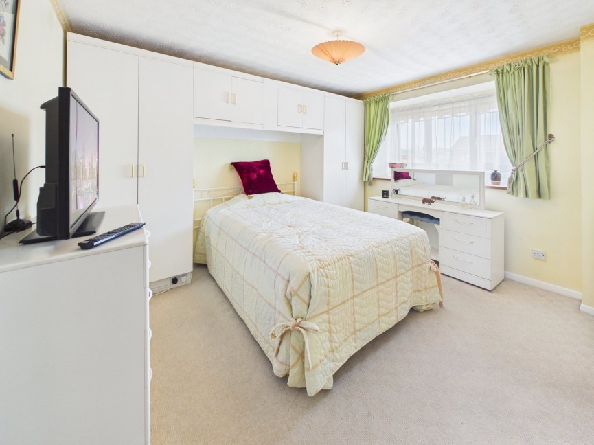 4 bedroom House for Sale Mountbatten Drive, Biggleswade, Bedfordshire