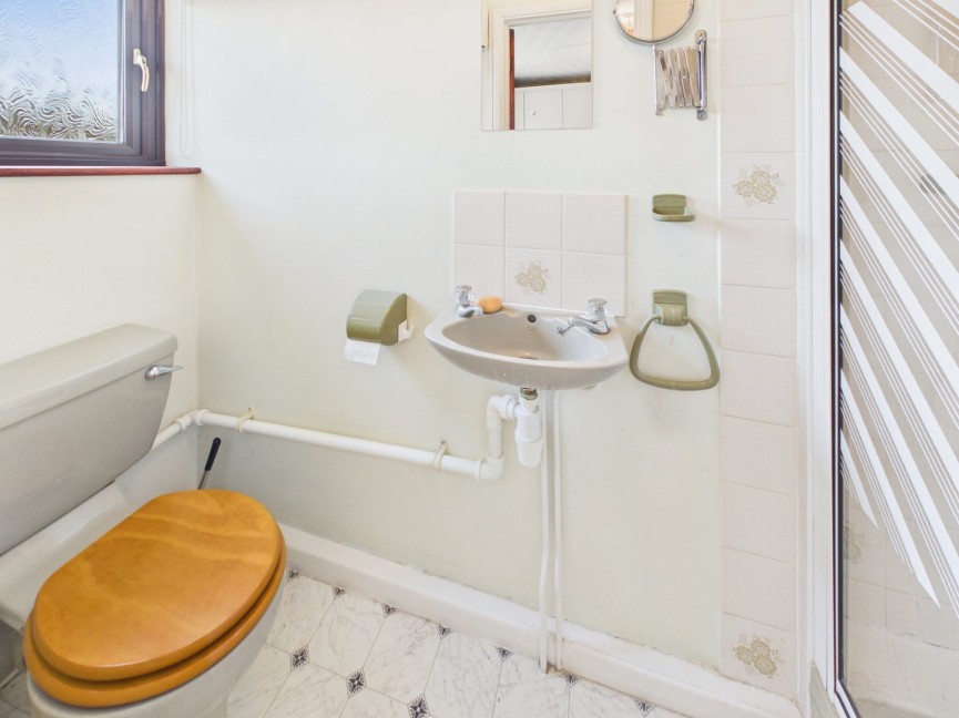 4 bedroom House for Sale Mountbatten Drive, Biggleswade, Bedfordshire