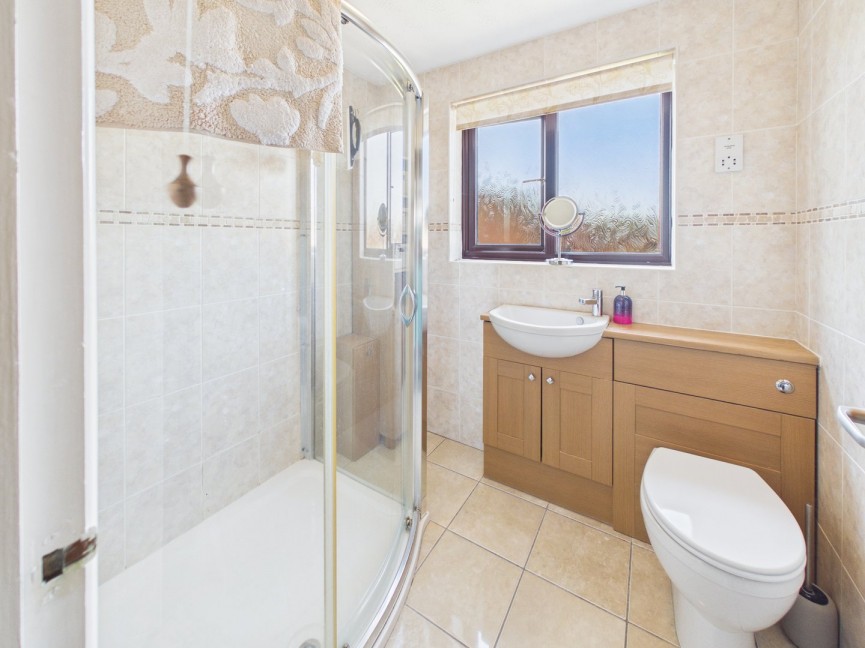 4 bedroom House for Sale Mountbatten Drive, Biggleswade, Bedfordshire