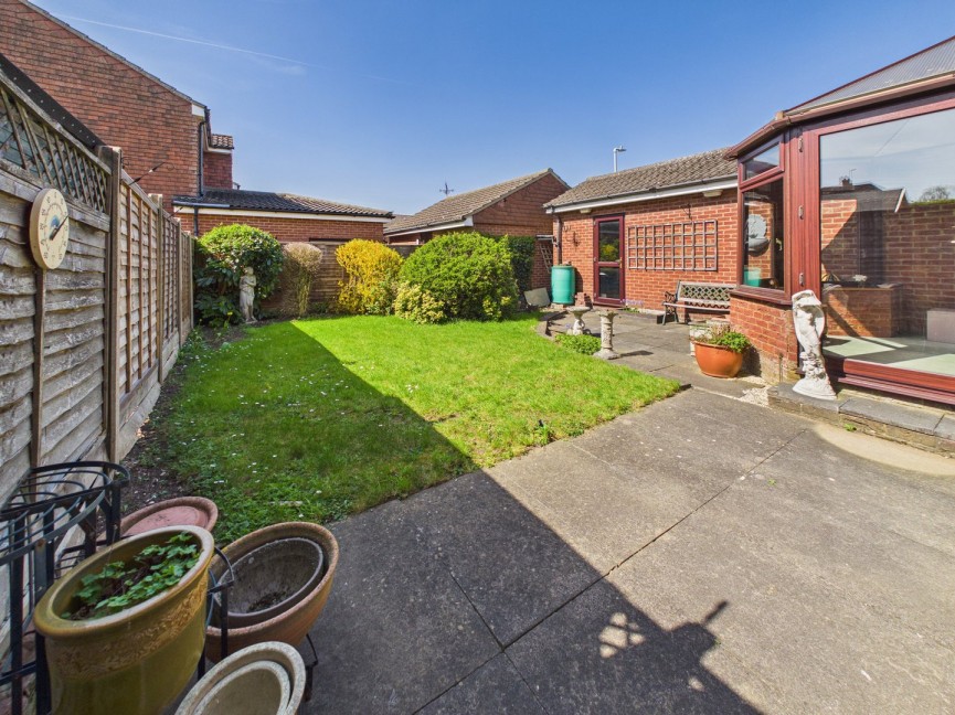 4 bedroom House for Sale Mountbatten Drive, Biggleswade, Bedfordshire