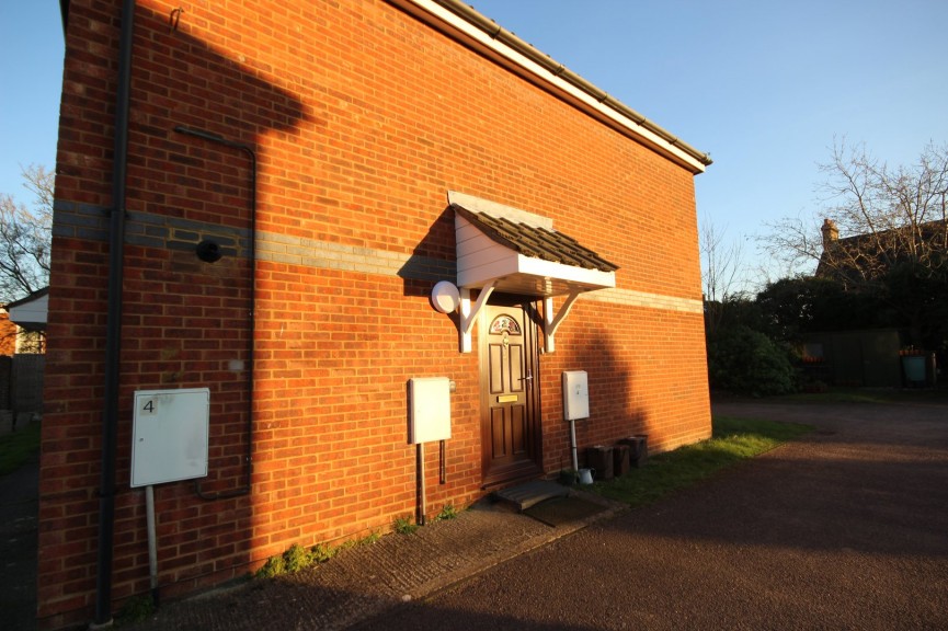 1 bedroom Flat for Sale Katherines Garden, AMPTHILL, Bedfordshire