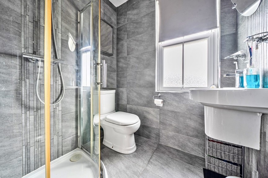 4 bedroom House for Sale Ampthill Road, Flitwick, Bedfordshire