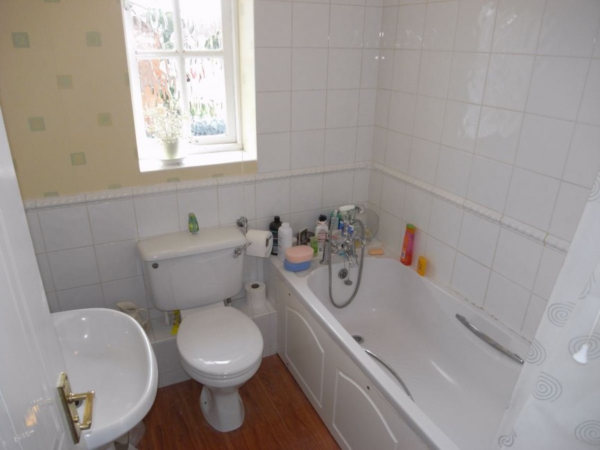 3 bedroom House for Letting Chapel Way, Henlow, Bedfordshire