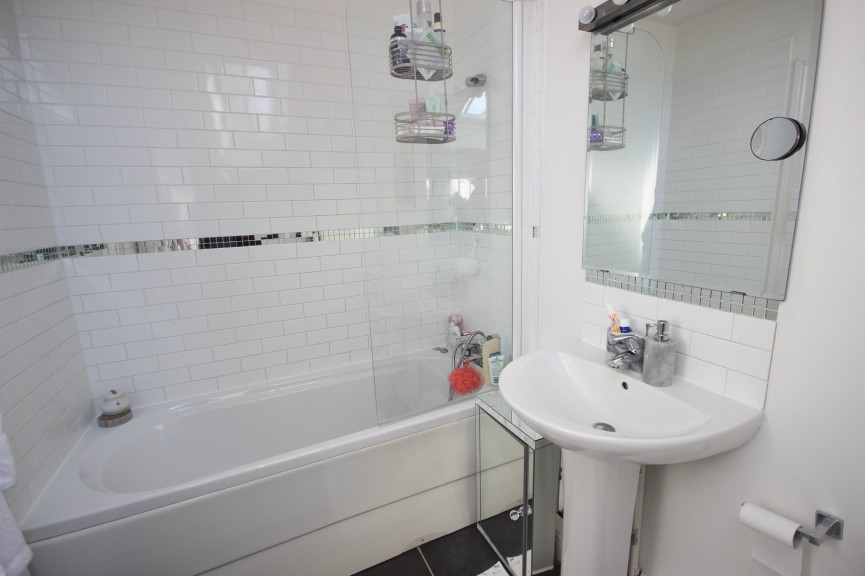 2 bedroom House for Sale Barton-le-Clay, Bedfordshire