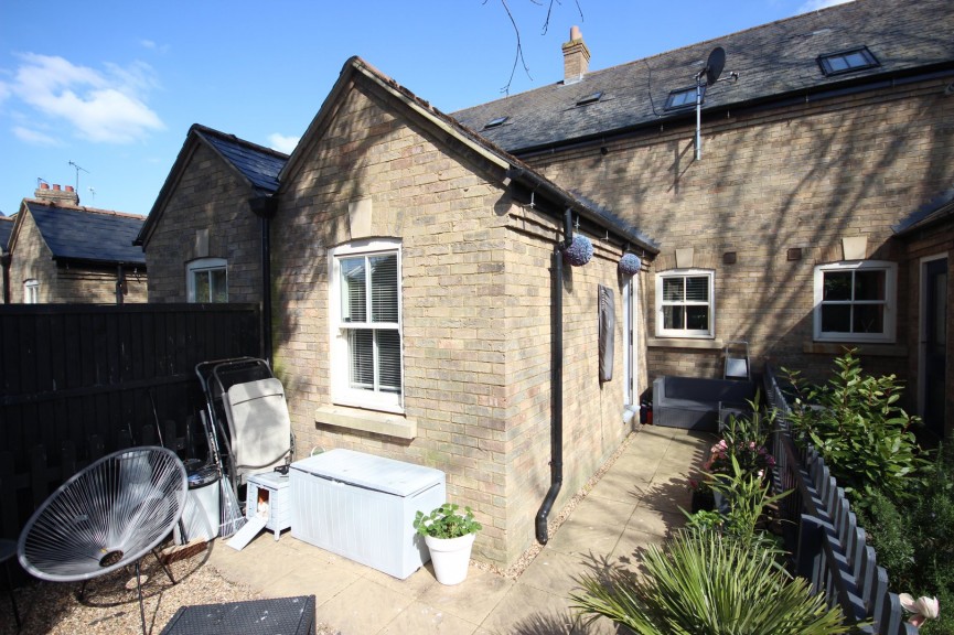 2 bedroom House for Sale Barton-le-Clay, Bedfordshire