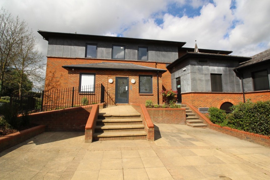 1 bedroom Flat for Letting Old Park Road, Hitchin, Hertfordshire