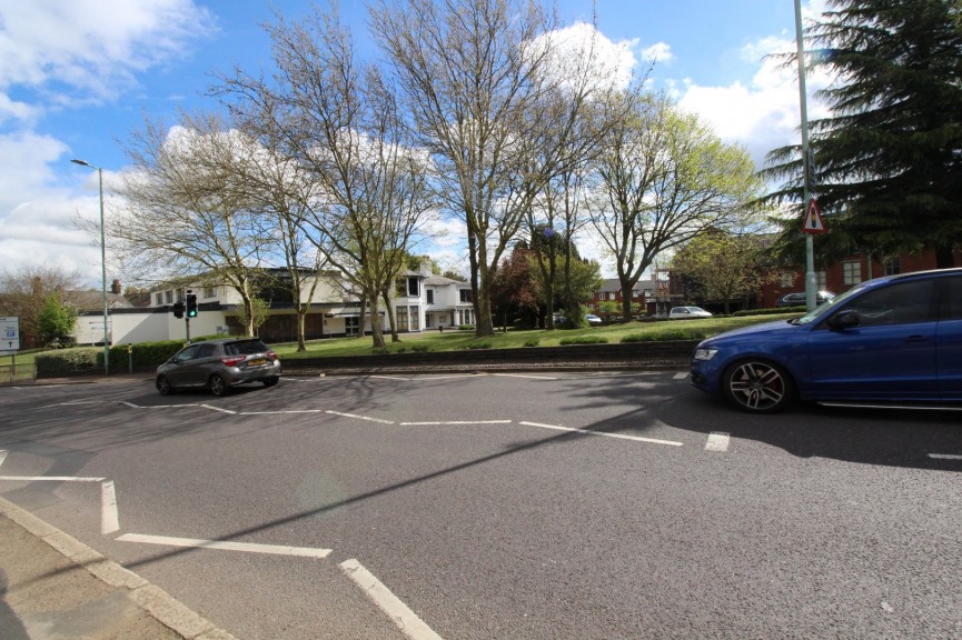 1 bedroom Flat for Letting Old Park Road, Hitchin, Hertfordshire