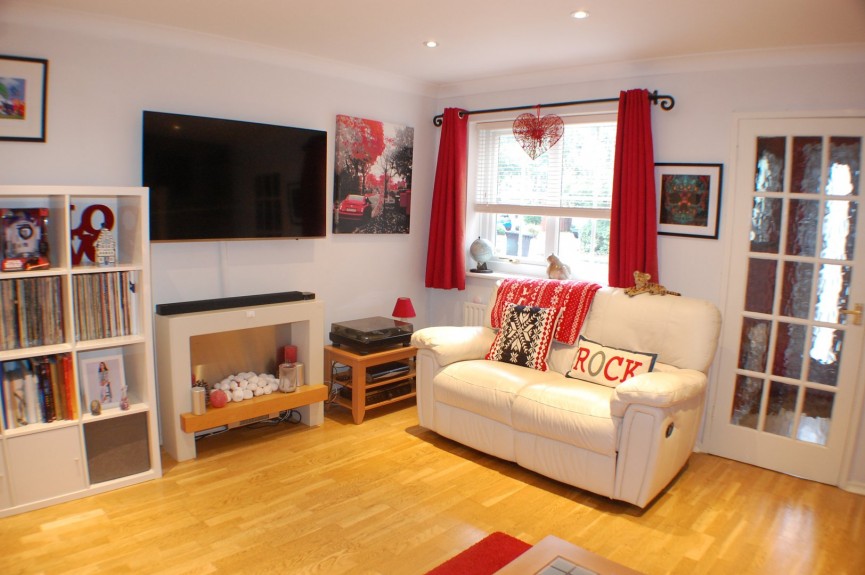 2 bedroom House for Sale Woolmer Green, Knebworth, Hertfordshire