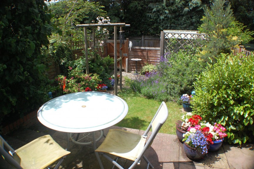 2 bedroom House for Sale Woolmer Green, Knebworth, Hertfordshire