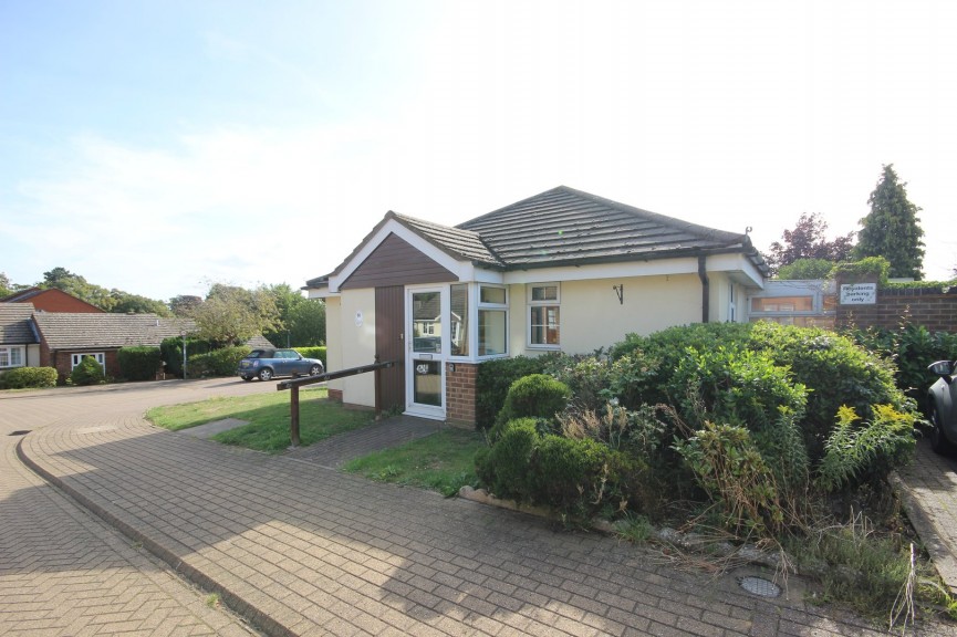 2 bedroom Bungalow for Sale Ampthill, Bedfordshire