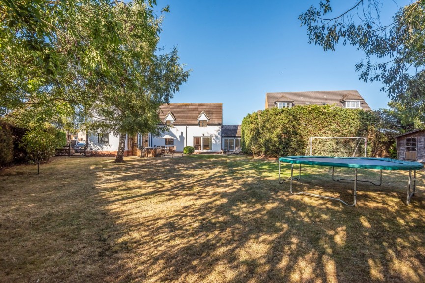 4 bedroom House for Sale Billington Road, Leighton Buzzard, Bedfordshire