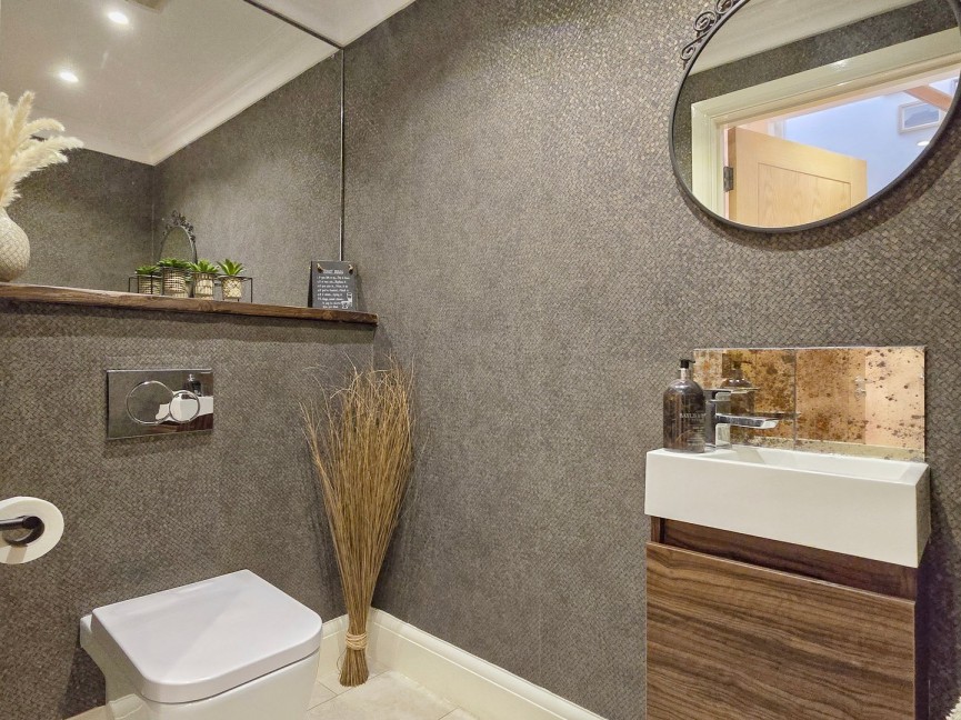 5 bedroom House for Sale Clophill, Bedfordshire