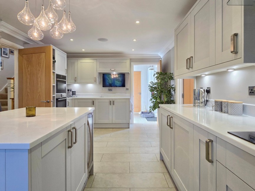 5 bedroom House for Sale Clophill, Bedfordshire