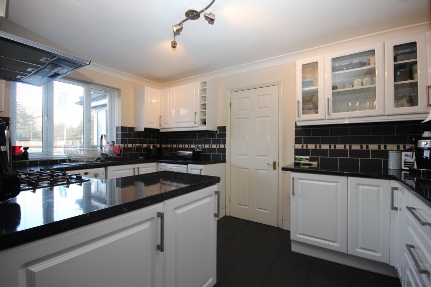 3 bedroom Property for Letting High Street, Meppershall, Bedfordshire