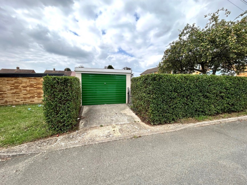3 bedroom House for Letting Northfields, Letchworth Garden City, Hertfordshire