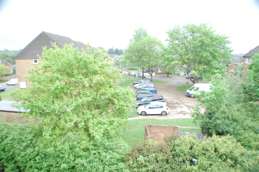2 bedroom Flat for Sale Park Lane, KNEBWORTH, Hertfordshire