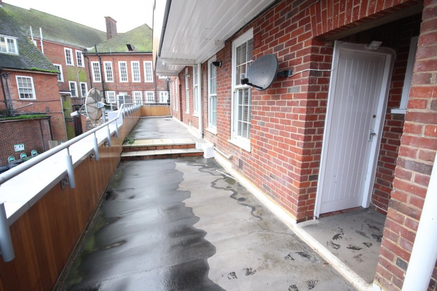 1 bedroom Flat for Letting Station Road, Letchworth Garden City, Hertfordshire