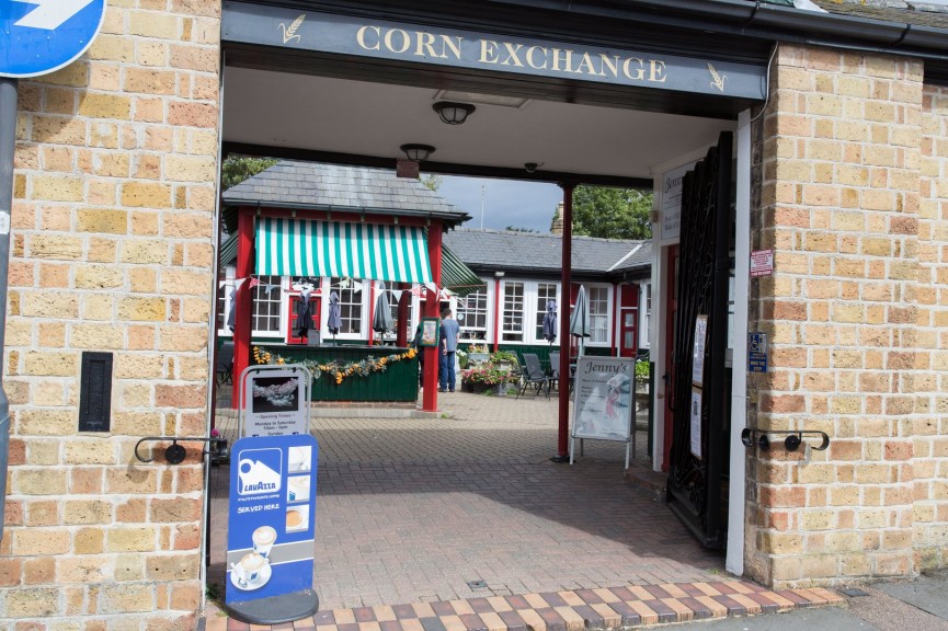 2 bedroom Flat for Sale High Street, Royston, Hertfordshire