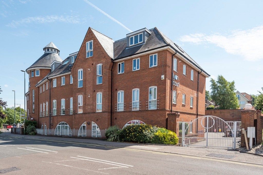 Walsworth Road, HITCHIN, Hertfordshire