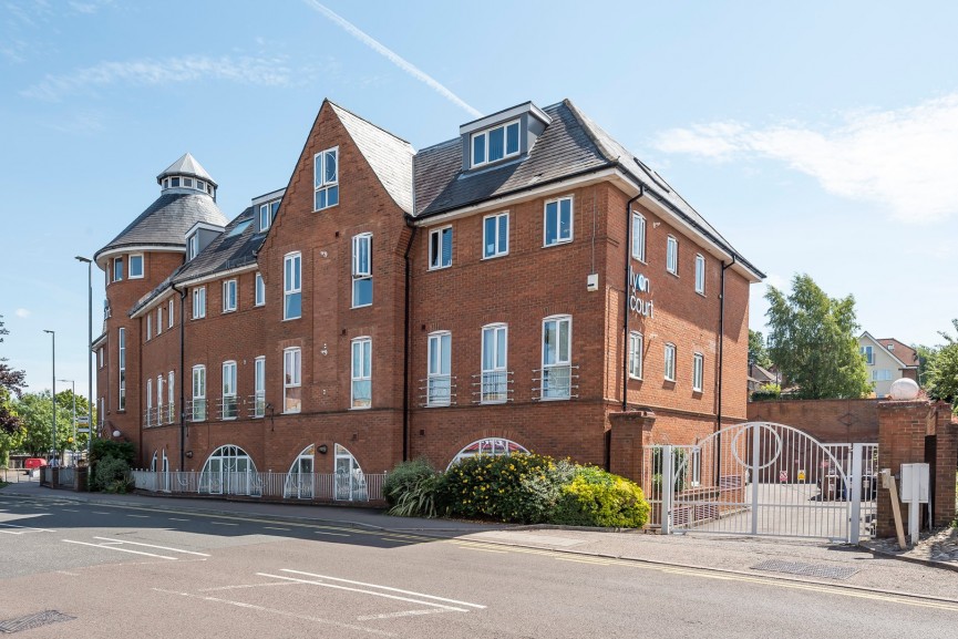 Walsworth Road, HITCHIN, Hertfordshire