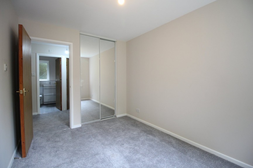 2 bedroom Flat for Letting Redoubt Close, HITCHIN, Hertfordshire