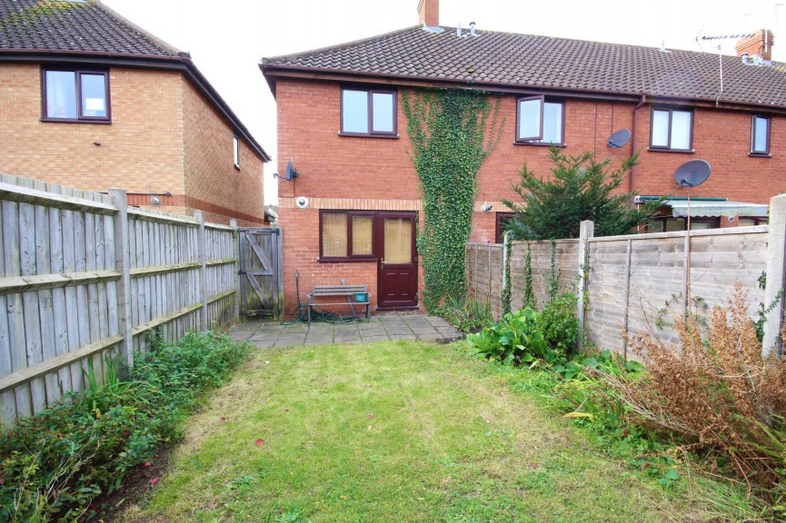 2 bedroom House for Letting Tabbs Close, Letchworth Garden City, Hertfordshire