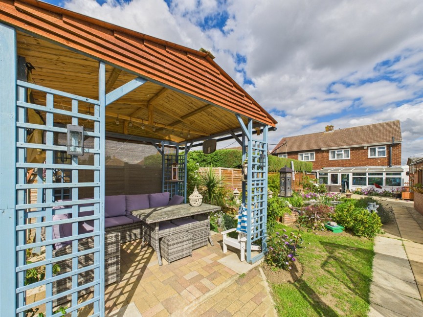 3 bedroom House for Sale Boddington Gardens, Biggleswade, Bedfordshire