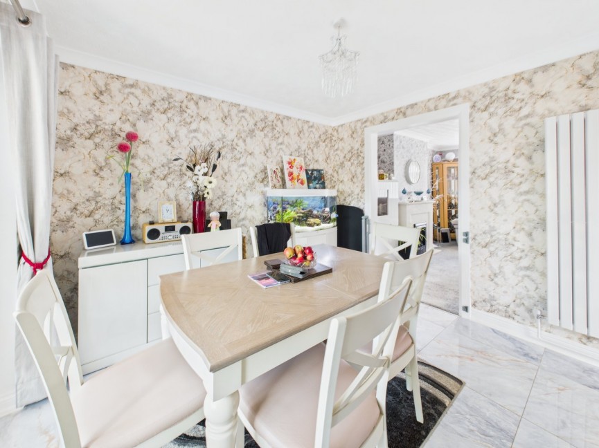 3 bedroom House for Sale Boddington Gardens, Biggleswade, Bedfordshire