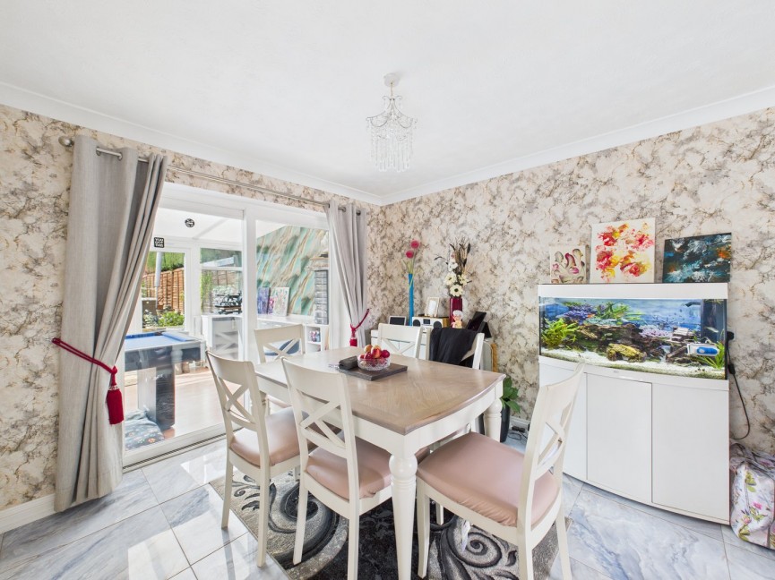 3 bedroom House for Sale Boddington Gardens, Biggleswade, Bedfordshire