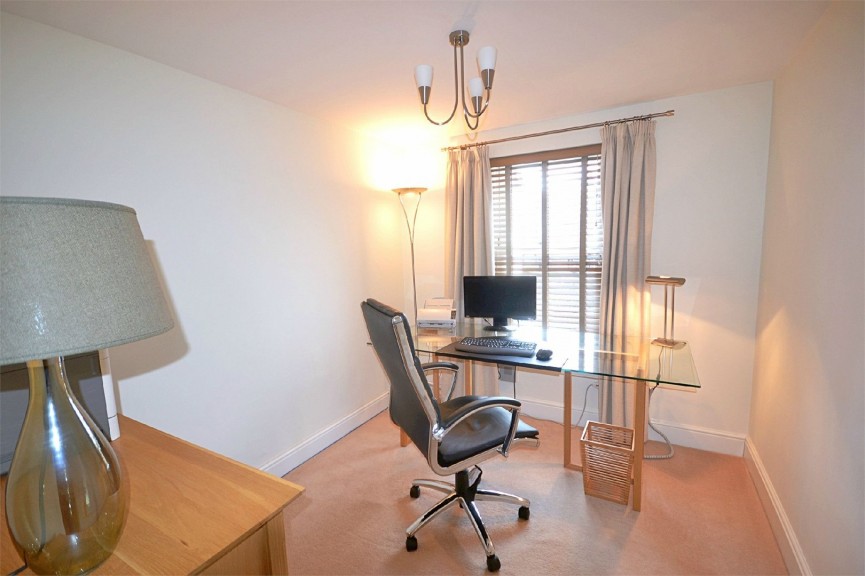 2 bedroom Flat for Letting Bridge Street, Hitchin, Hertfordshire