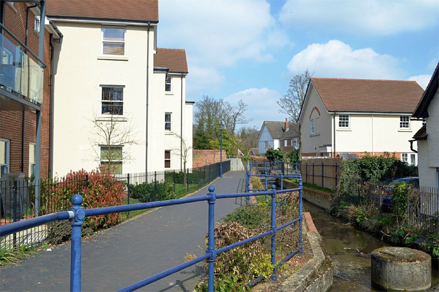 2 bedroom Flat for Letting Bridge Street, Hitchin, Hertfordshire