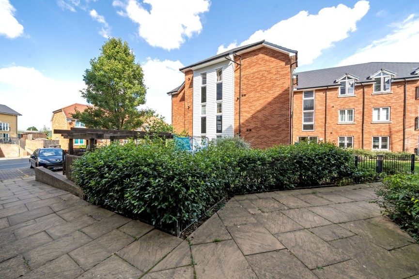 1 bedroom Flat for Sale River View, Shefford, Bedfordshire