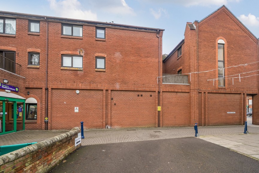 1 bedroom Flat for Sale High Street, Shefford, Bedfordshire