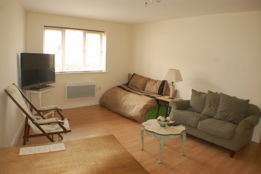 1 bedroom Flat for Sale Node Way Gardens, Welwyn, Hertfordshire