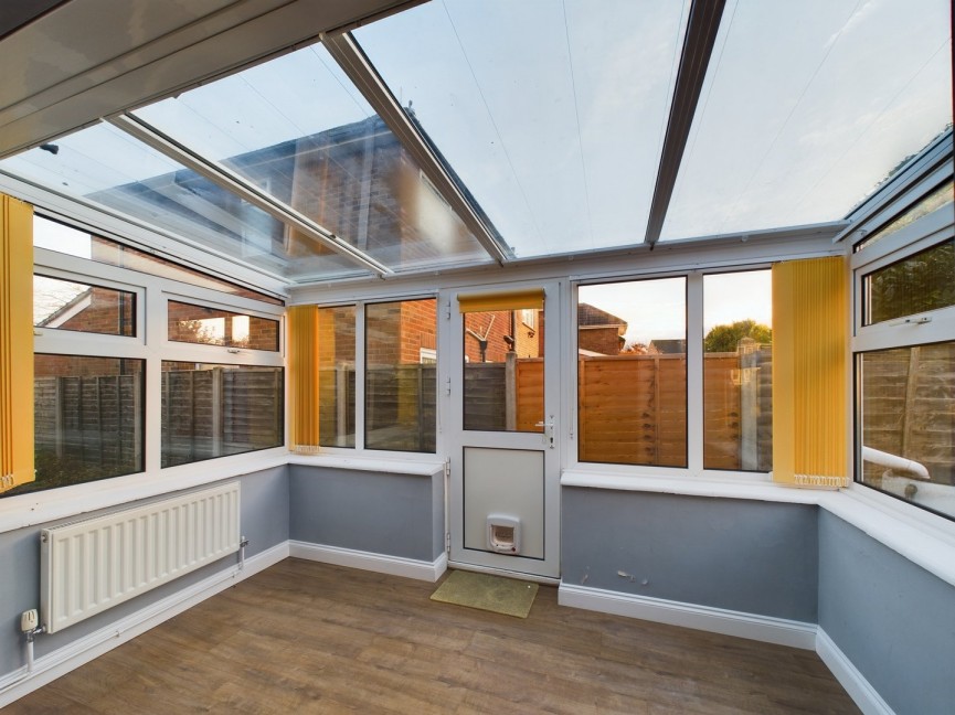 3 bedroom Bungalow for Letting Bedford Road, Hitchin, Hertfordshire