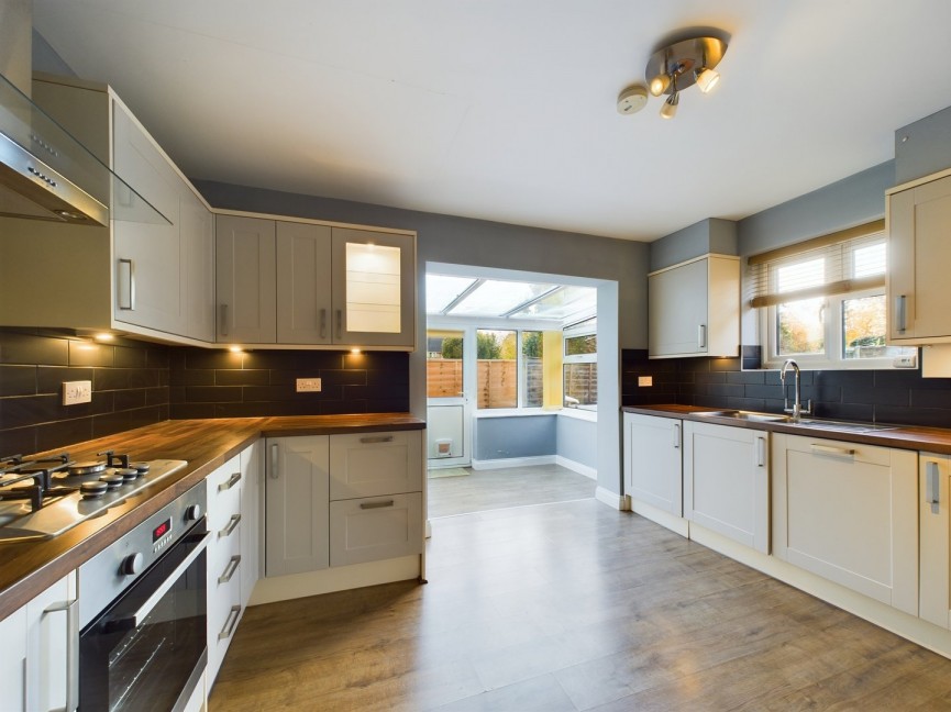 3 bedroom Bungalow for Letting Bedford Road, Hitchin, Hertfordshire