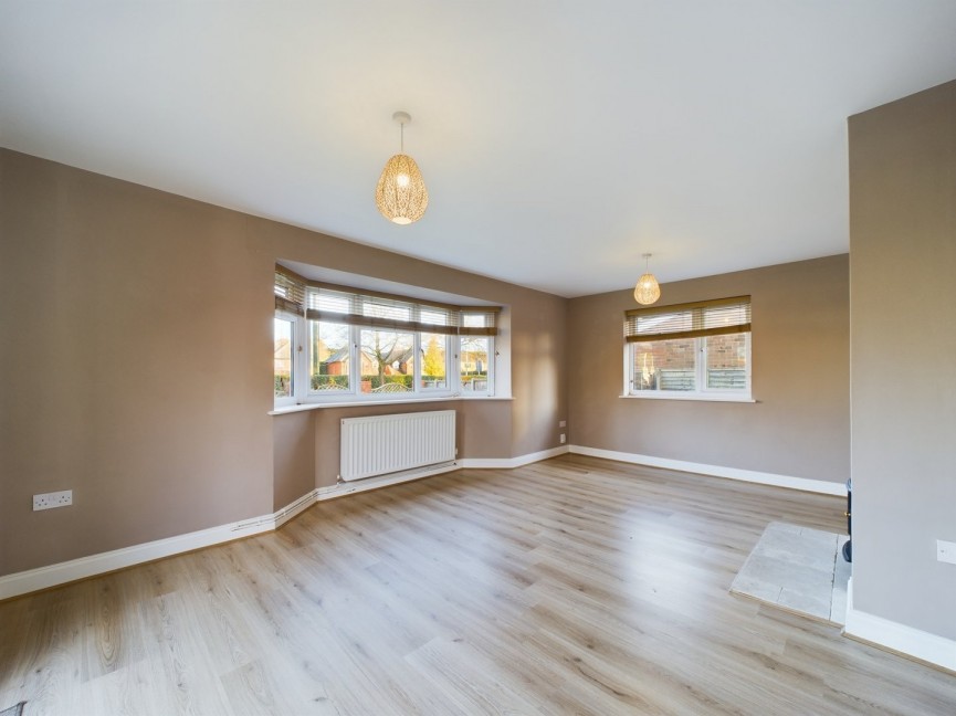 3 bedroom Bungalow for Letting Bedford Road, Hitchin, Hertfordshire