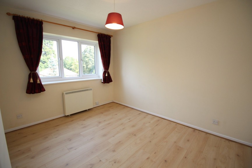 2 bedroom Flat for Letting The Avenue, Hitchin, Hertfordshire