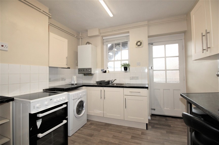 2 bedroom Flat for Letting Queen Street, Hitchin, Hertfordshire