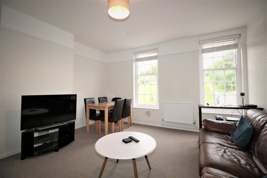 2 bedroom Flat for Letting Queen Street, Hitchin, Hertfordshire