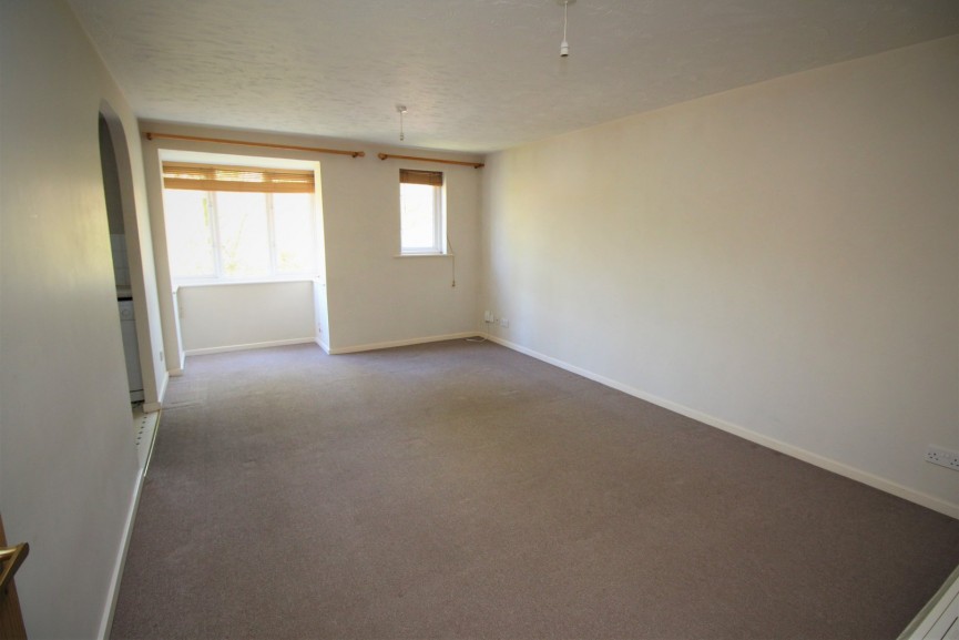 2 bedroom Flat for Letting Redoubt Close, Hitchin, Hertfordshire