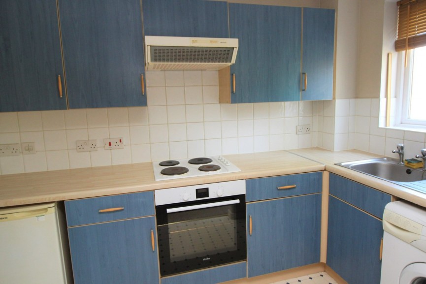 2 bedroom Flat for Letting Redoubt Close, Hitchin, Hertfordshire