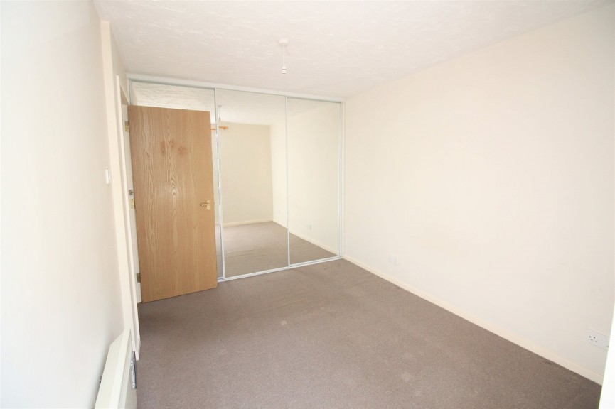 2 bedroom Flat for Letting Redoubt Close, Hitchin, Hertfordshire
