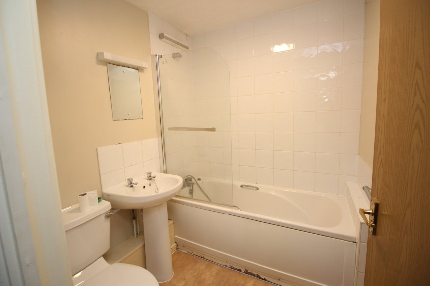 2 bedroom Flat for Letting Redoubt Close, Hitchin, Hertfordshire