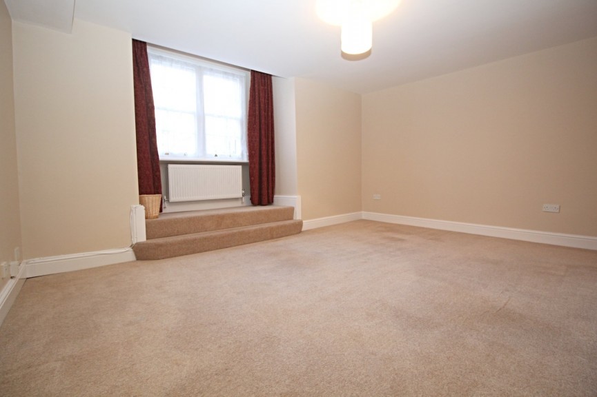2 bedroom Flat for Letting Queen Street, HITCHIN, Hertfordshire