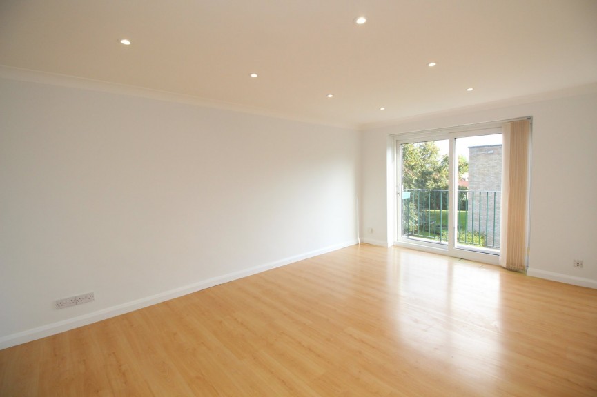2 bedroom Flat for Letting The Maples, Hitchin, Hertfordshire