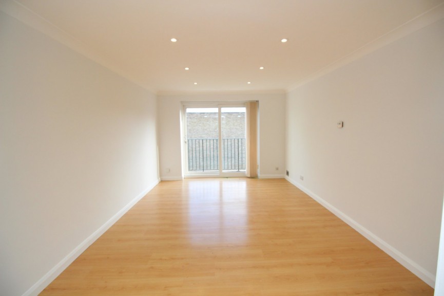 2 bedroom Flat for Letting The Maples, Hitchin, Hertfordshire