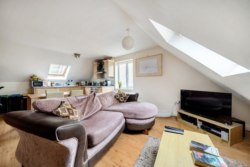 2 bedroom Flat for Letting Walsworth Road, Hitchin, Hertfordshire