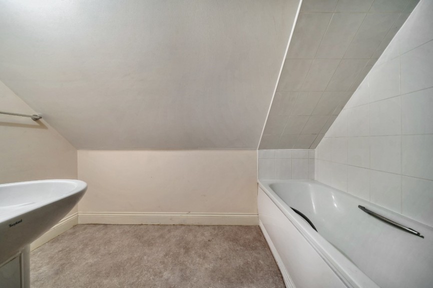 2 bedroom Flat for Letting Walsworth Road, Hitchin, Hertfordshire