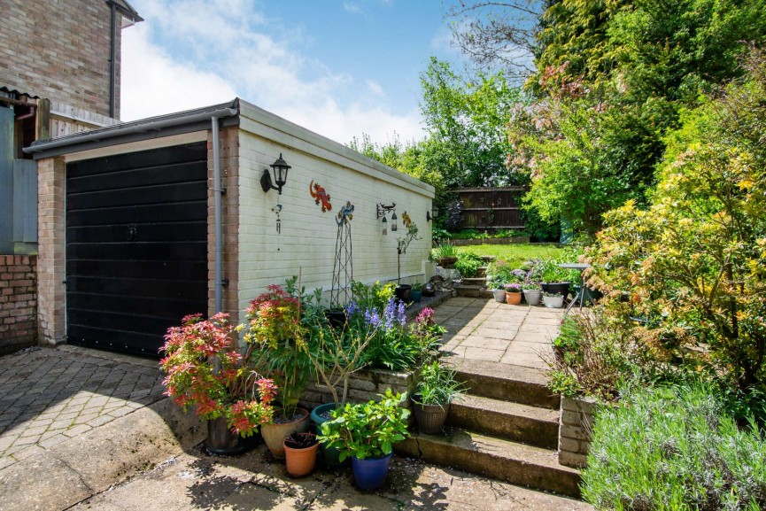 2 bedroom House for Sale Orchard Way, Knebworth, Hertfordshire